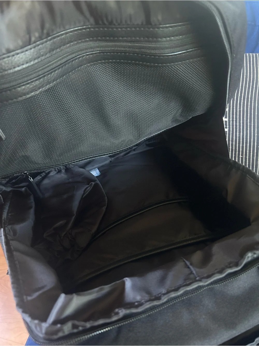 BEIS The Expandable Backpack in Black